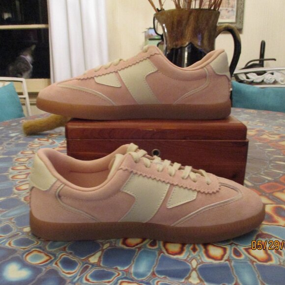 Collins Lace-up Sneakers - Picture 3 of 11